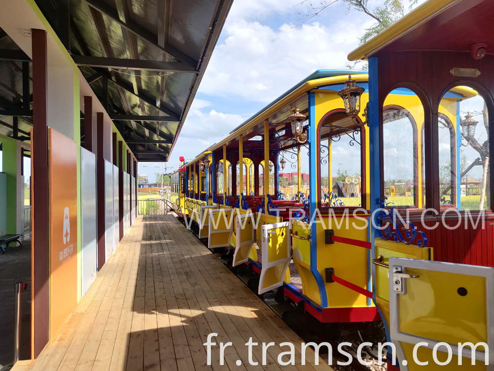 Park Trains colourful newest style cars